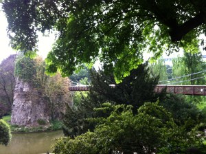 A rainy morning at the park, where I have learned that French runners wear scarves. (Really.)  